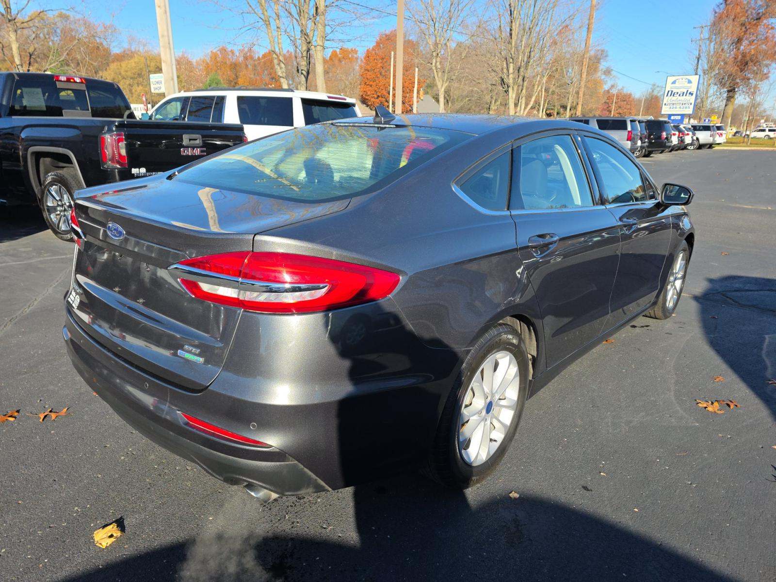 2020 Ford Fusion SE FWD