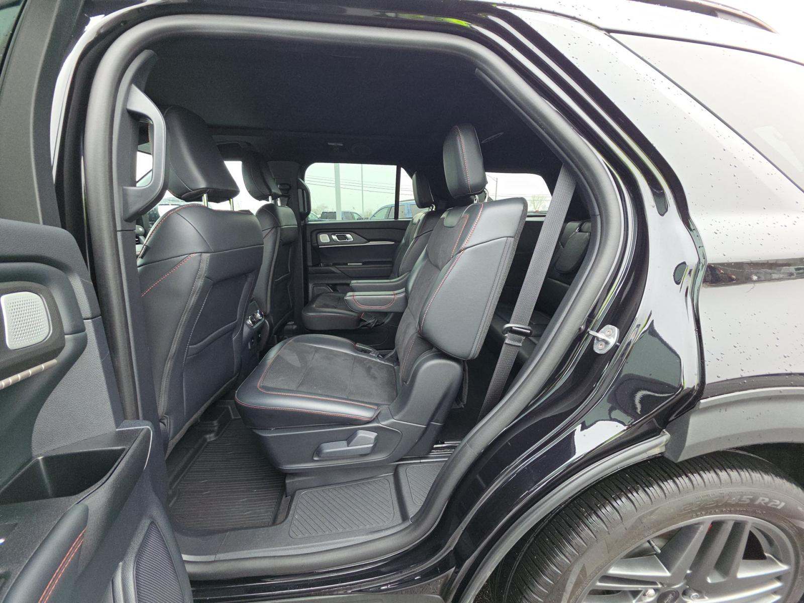 2025 Ford Explorer ST AWD