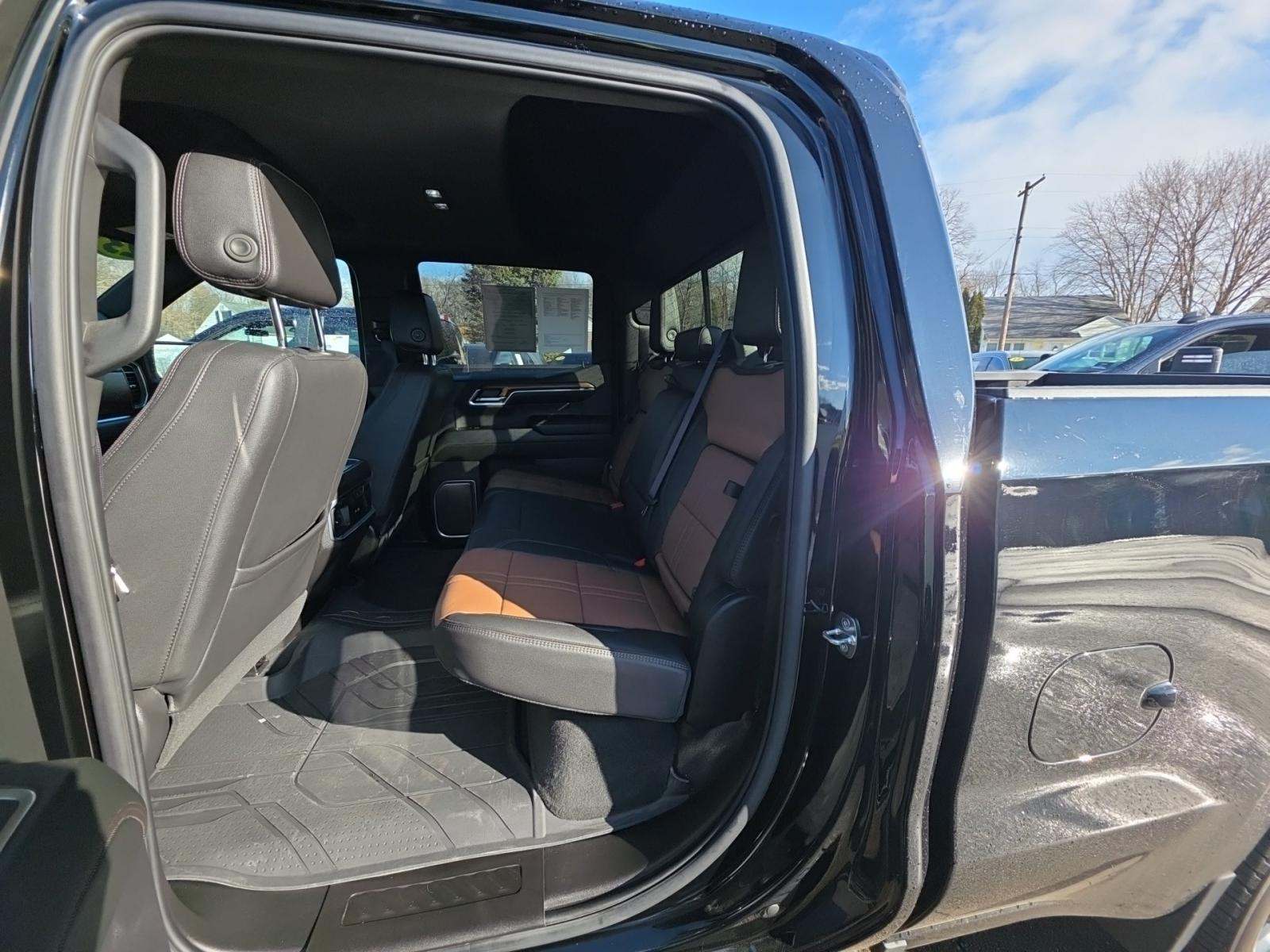 2023 Chevrolet Silverado 1500 High Country AWD