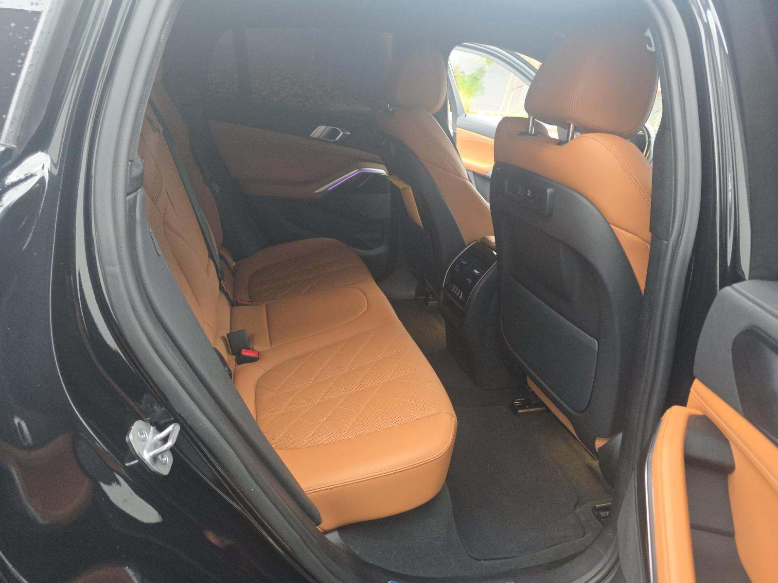 2023 BMW X6 xDrive40i AWD