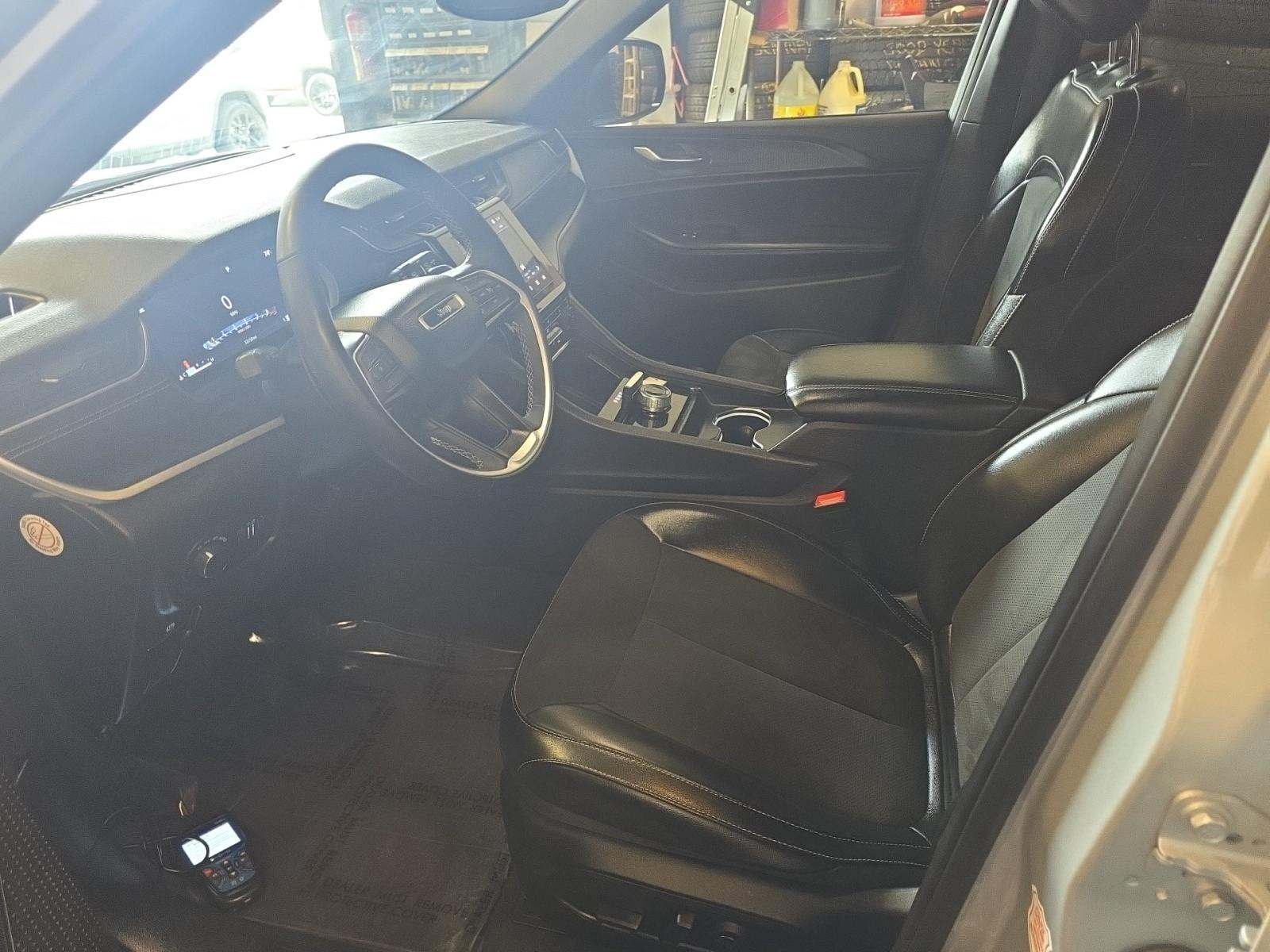 2024 Jeep Grand Cherokee Altitude AWD