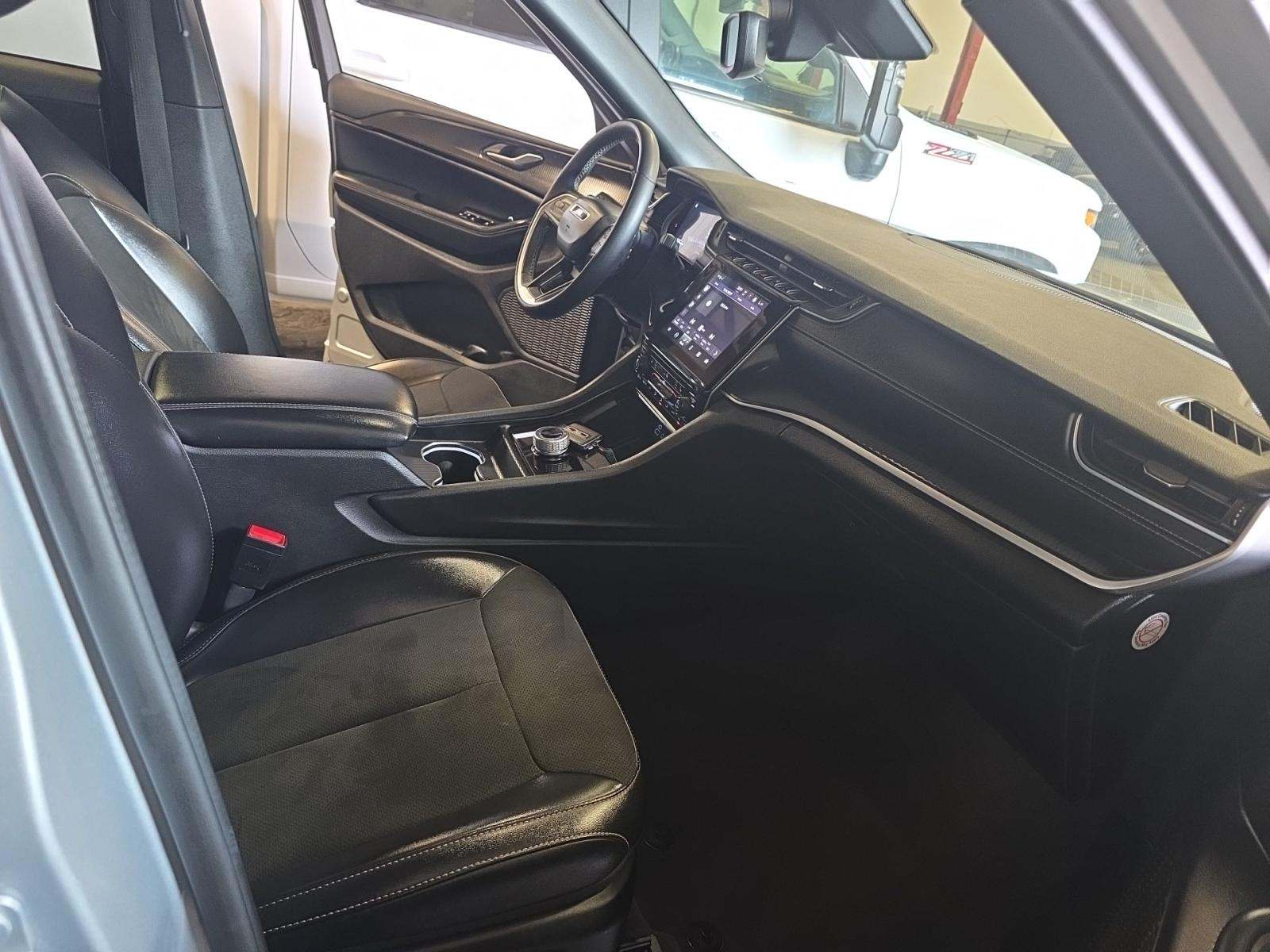 2024 Jeep Grand Cherokee Altitude AWD