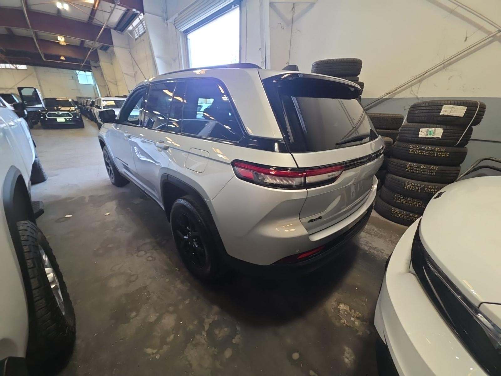 2024 Jeep Grand Cherokee Altitude AWD