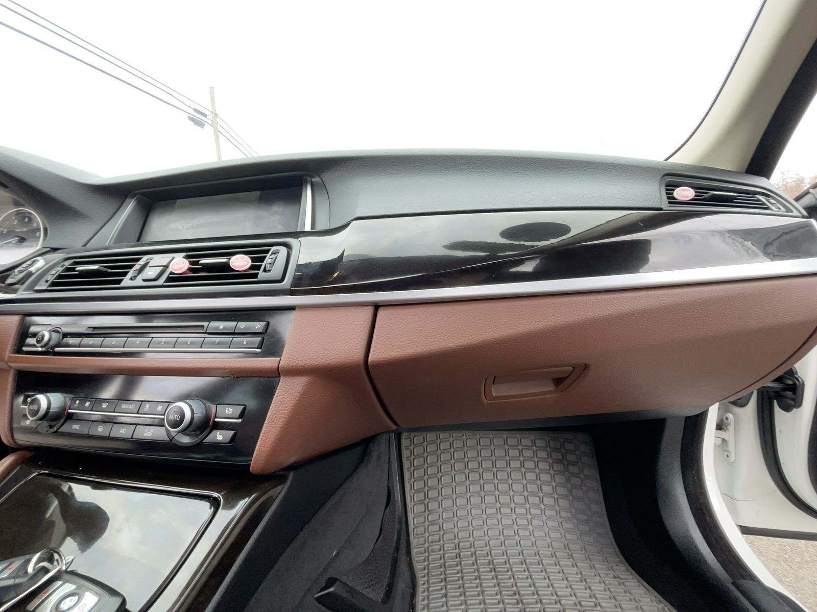 2014 BMW 5 Series 528i xDrive AWD