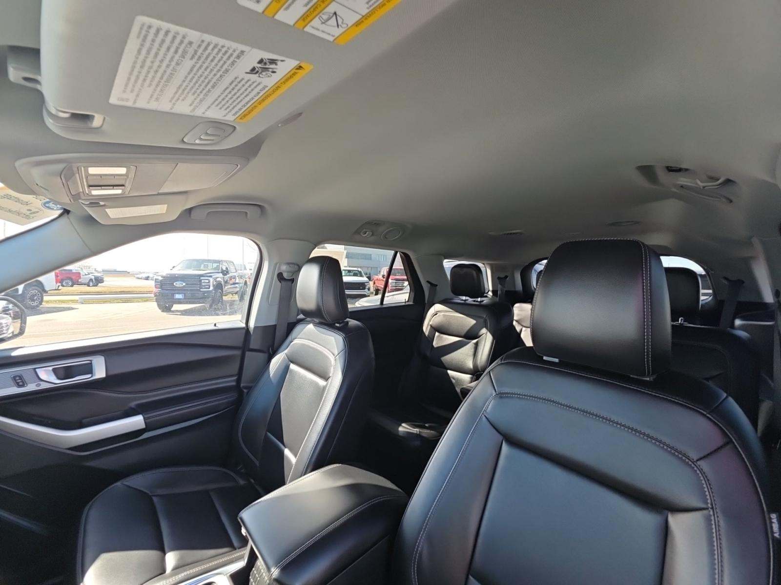 2023 Ford Explorer XLT AWD