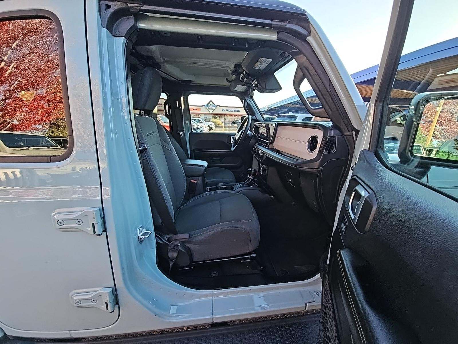 2024 Jeep Wrangler Sahara AWD