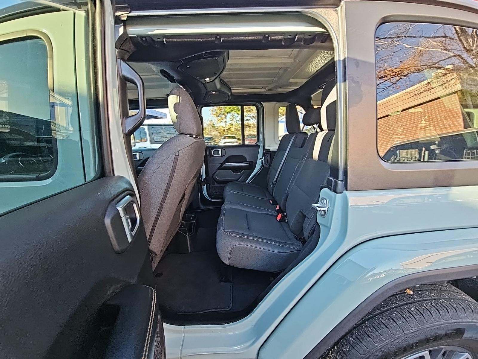 2024 Jeep Wrangler Sahara AWD