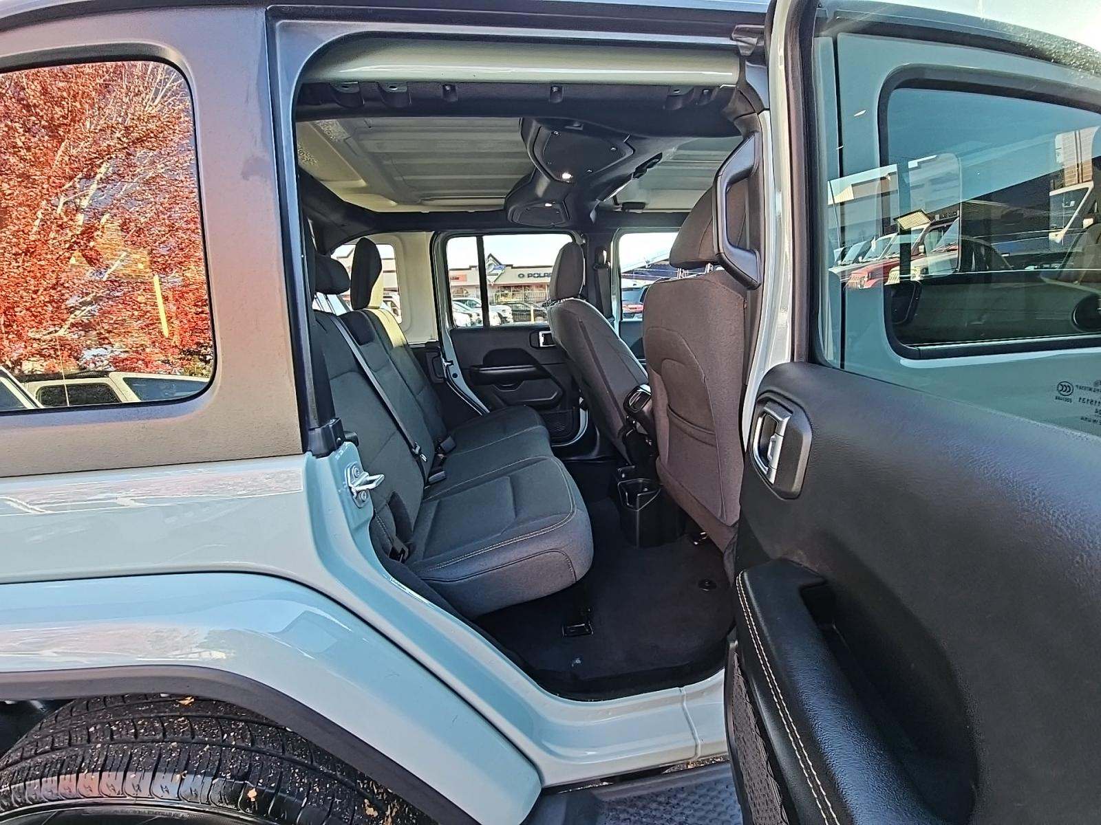 2024 Jeep Wrangler Sahara AWD