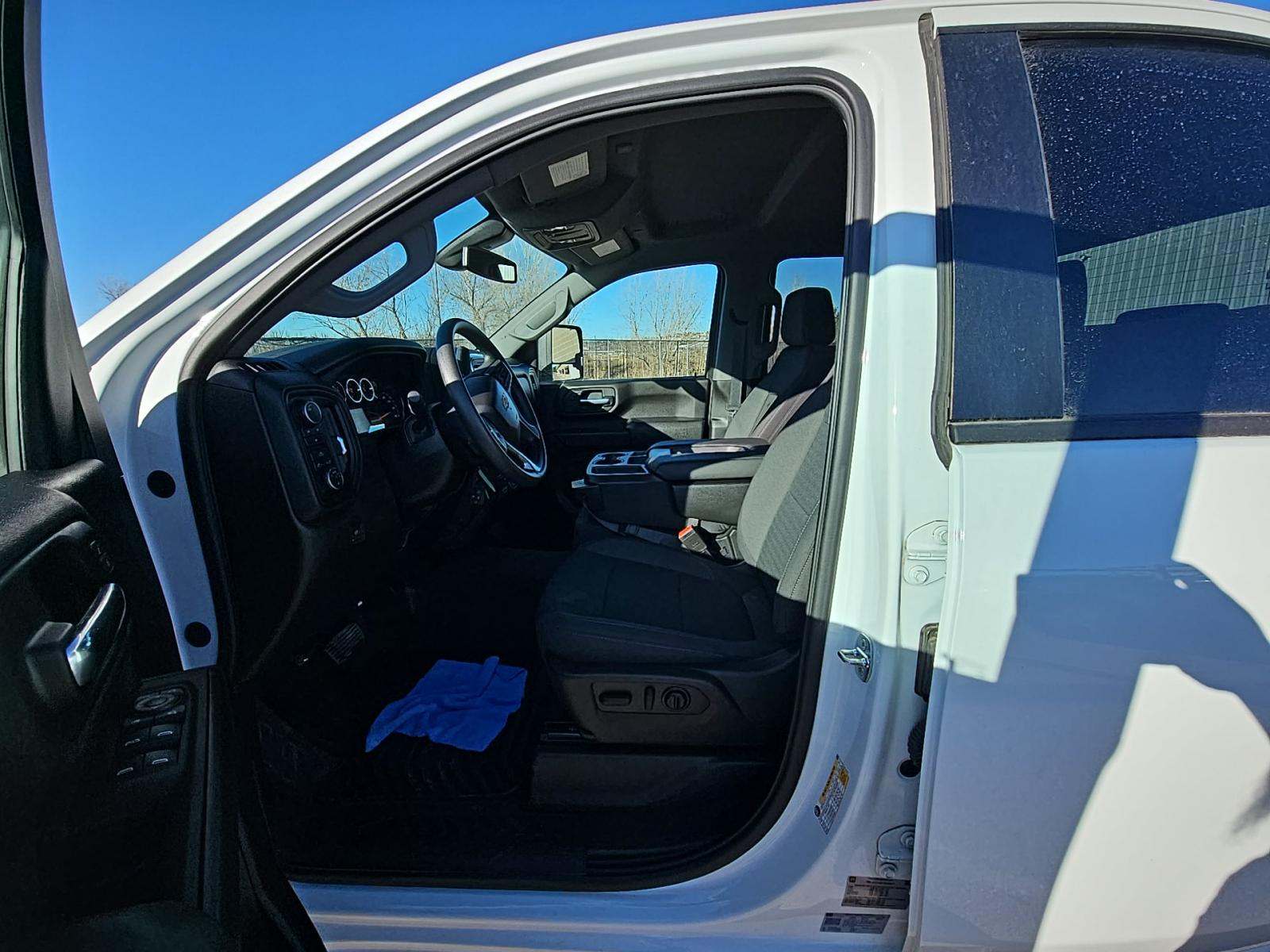 2022 Chevrolet Silverado 2500HD Custom AWD