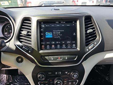 2022 Jeep Cherokee Latitude Lux AWD