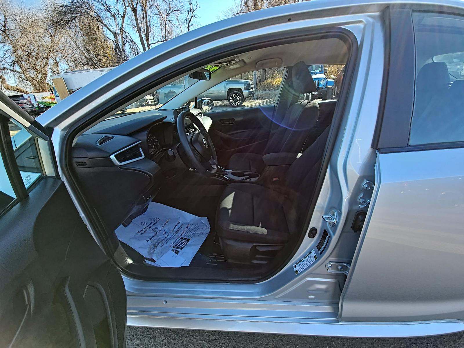 2025 Toyota Corolla LE FWD