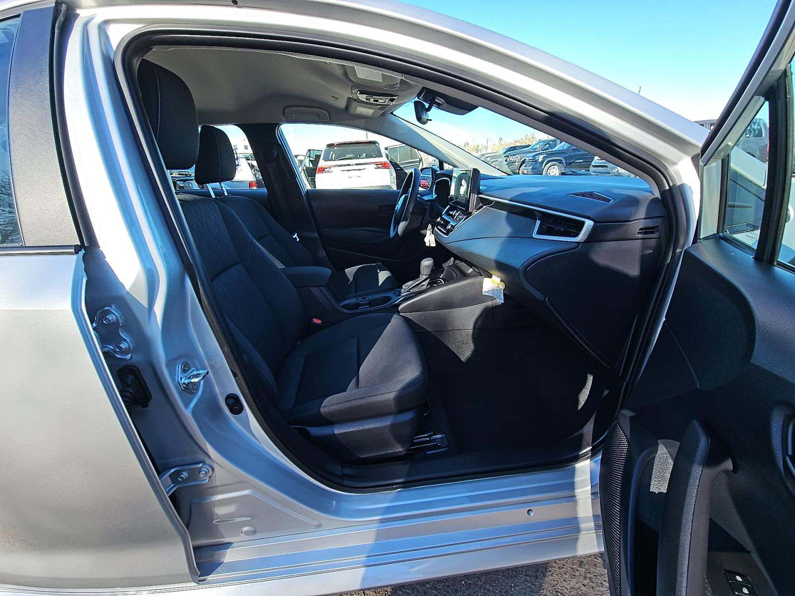 2025 Toyota Corolla LE FWD