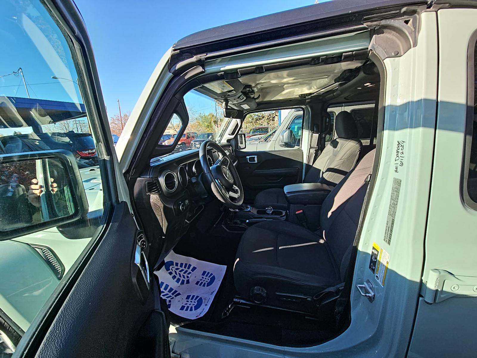 2023 Jeep Wrangler Sahara AWD