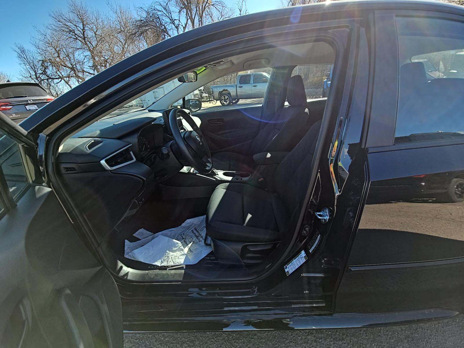 2025 Toyota Corolla LE FWD