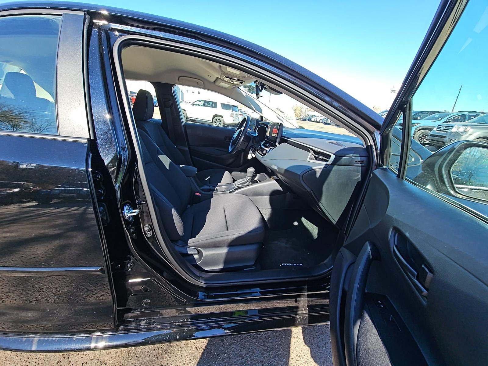 2025 Toyota Corolla LE FWD