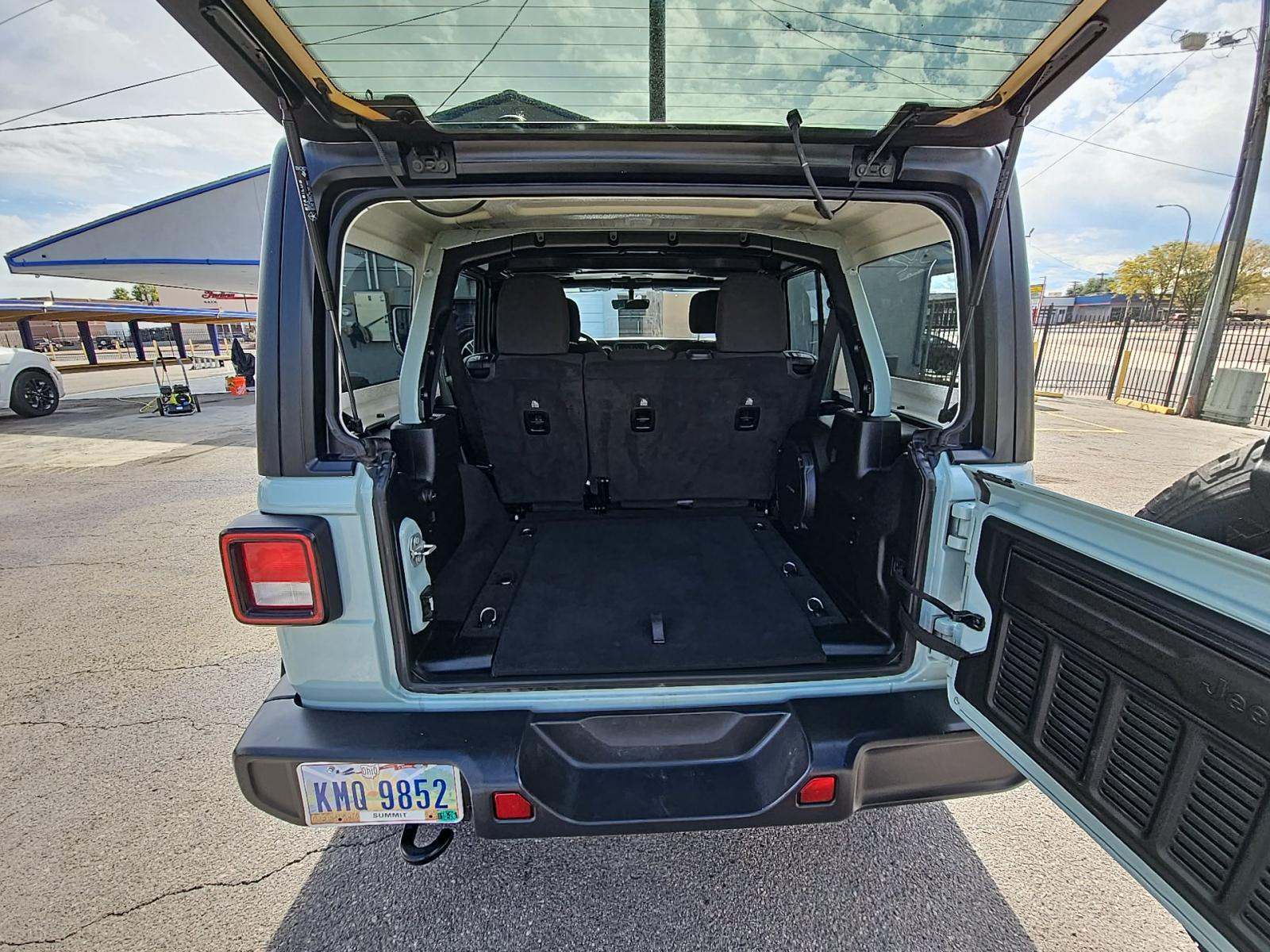 2023 Jeep Wrangler Sahara AWD