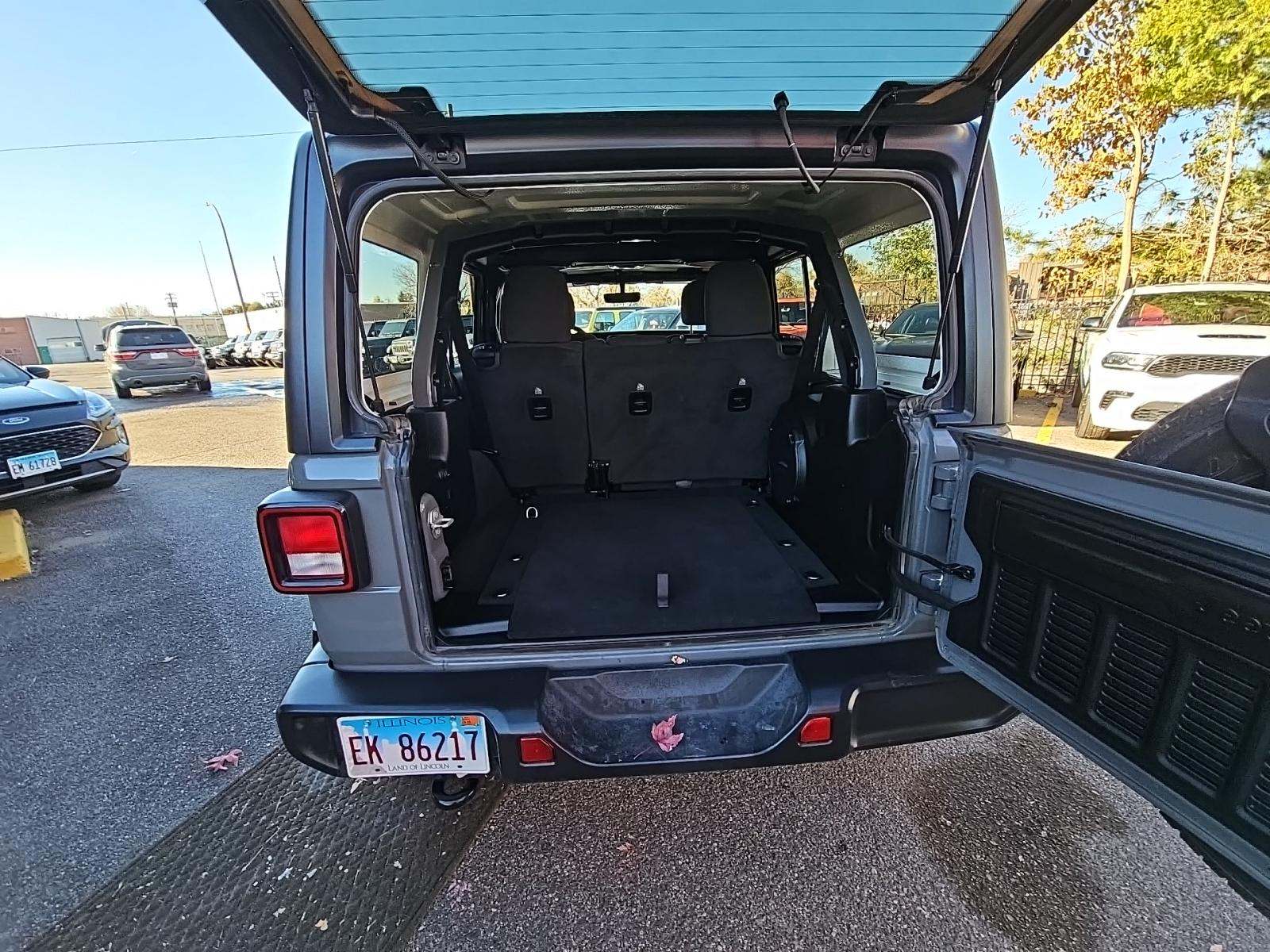 2023 Jeep Wrangler Sahara AWD