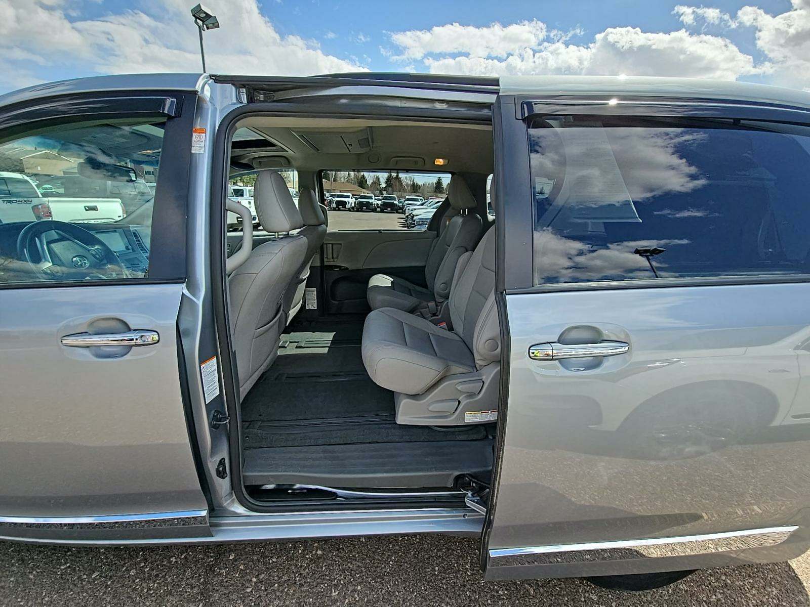 2015 Toyota Sienna XLE Premium AWD