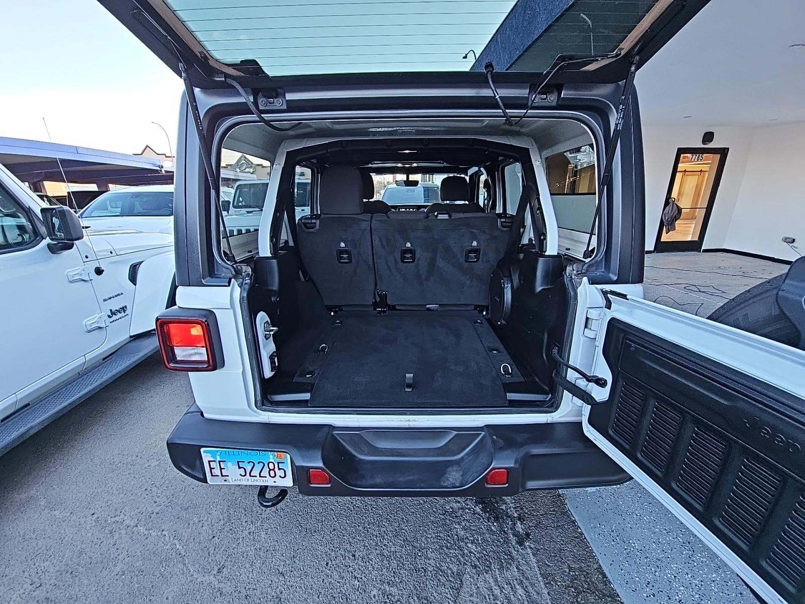 2023 Jeep Wrangler Sahara AWD