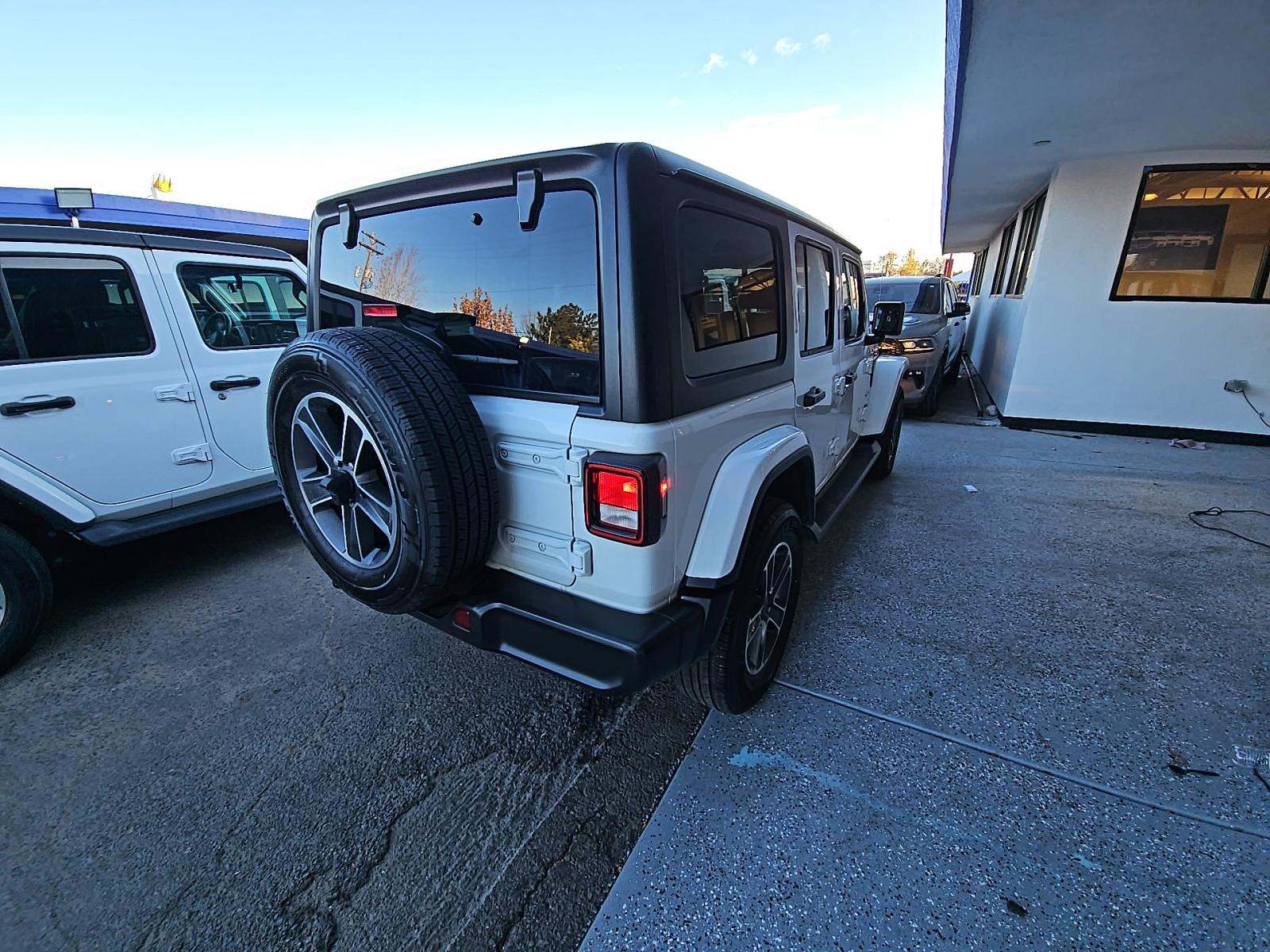 2023 Jeep Wrangler Sahara AWD