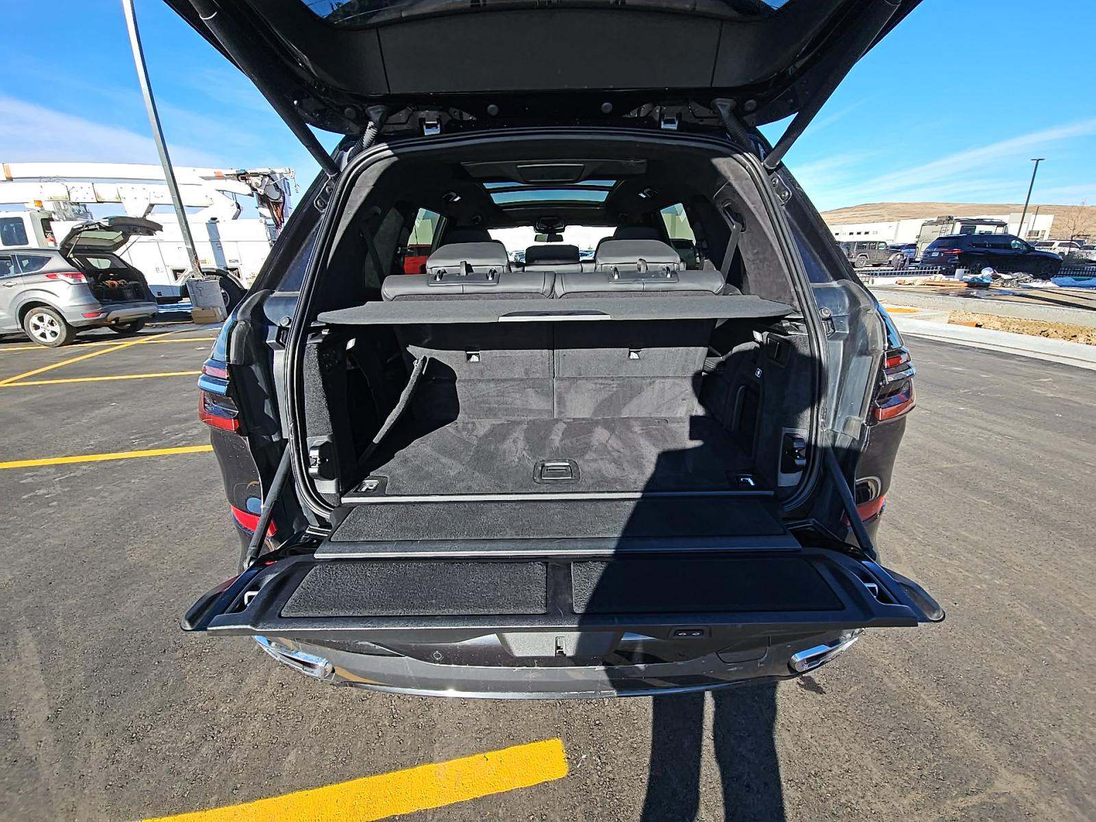 2025 BMW X7 xDrive40i AWD