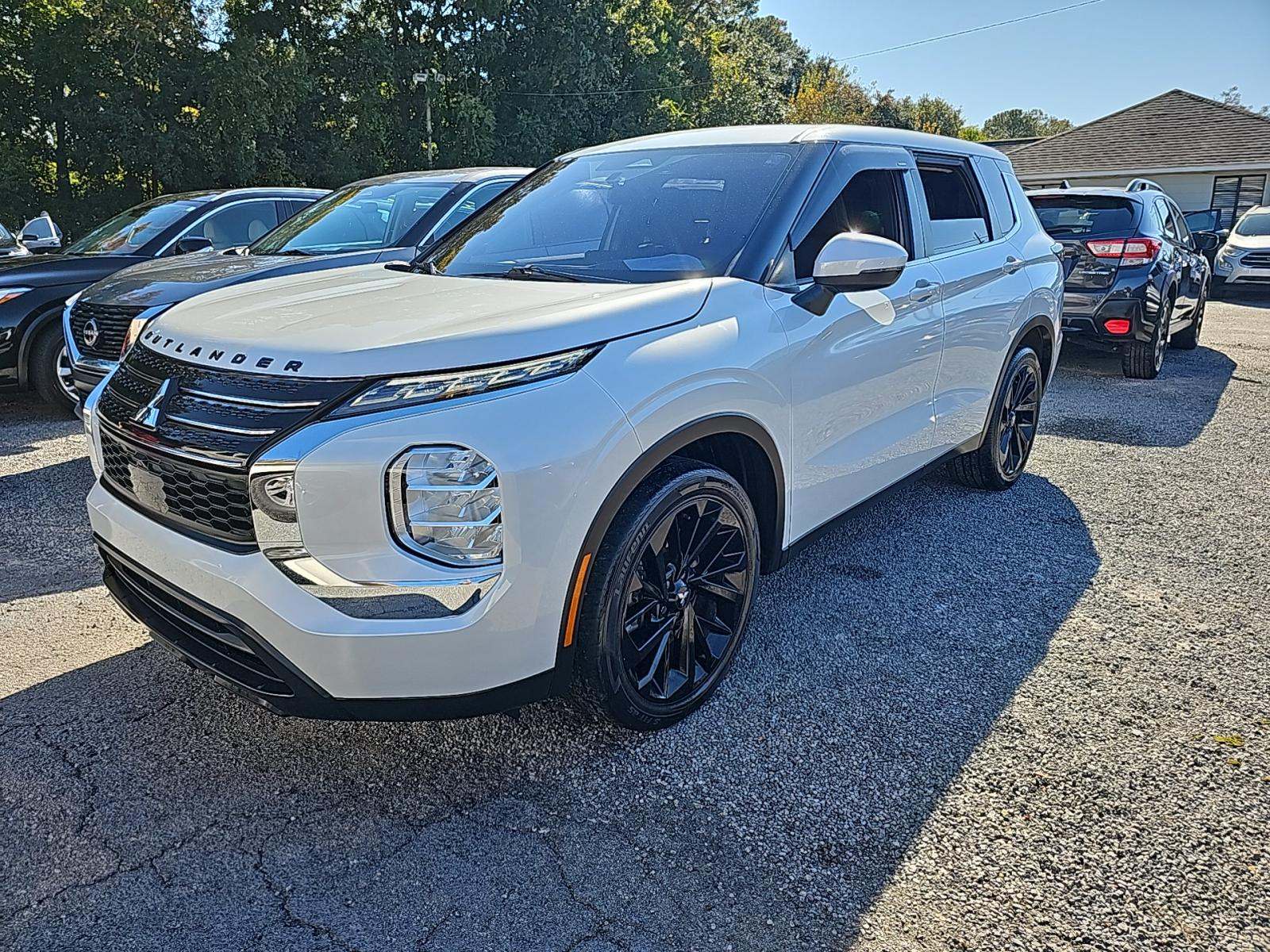 2022 Mitsubishi Outlander ES FWD