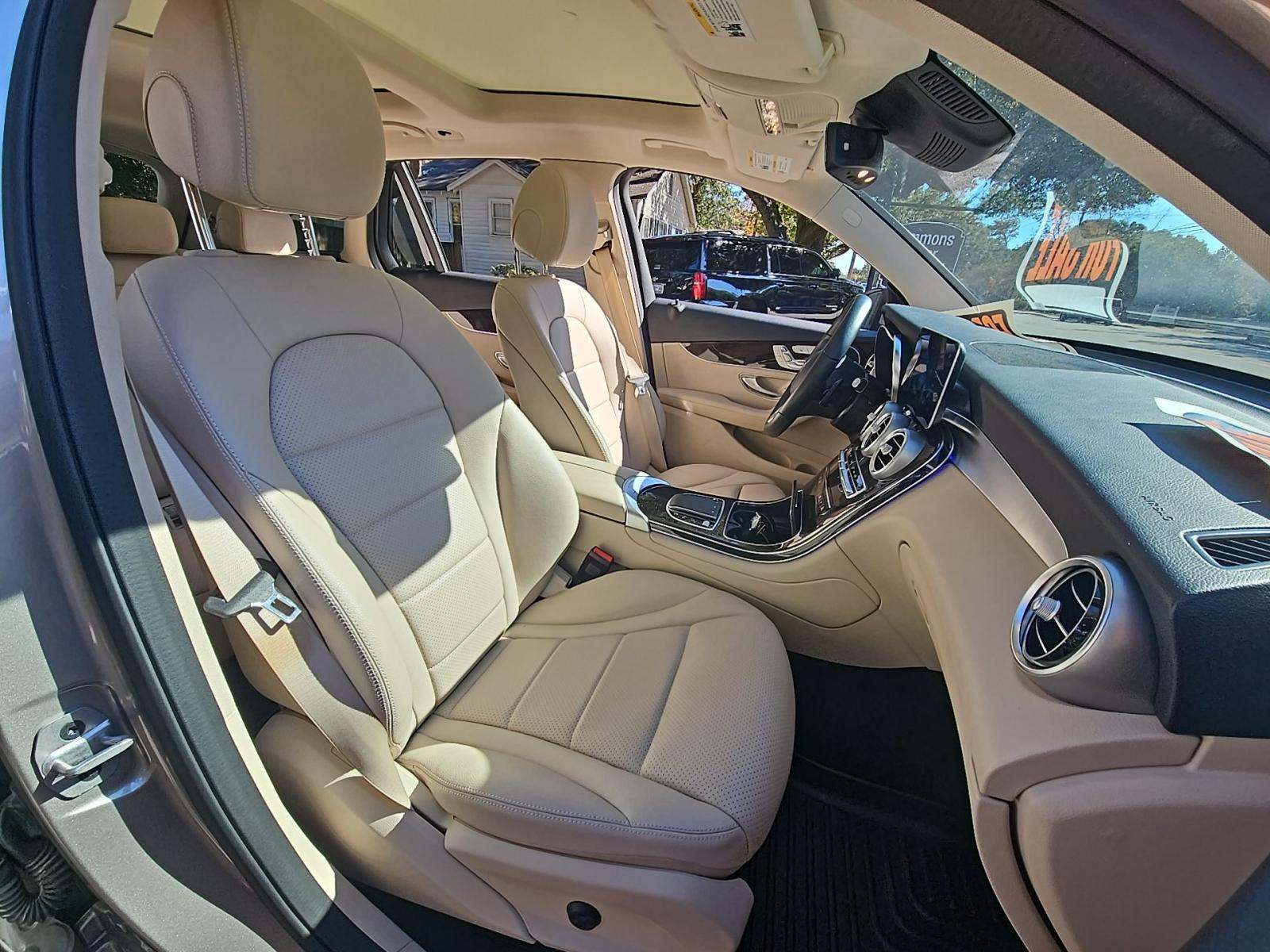 2022 Mercedes-Benz GLC GLC 300 RWD