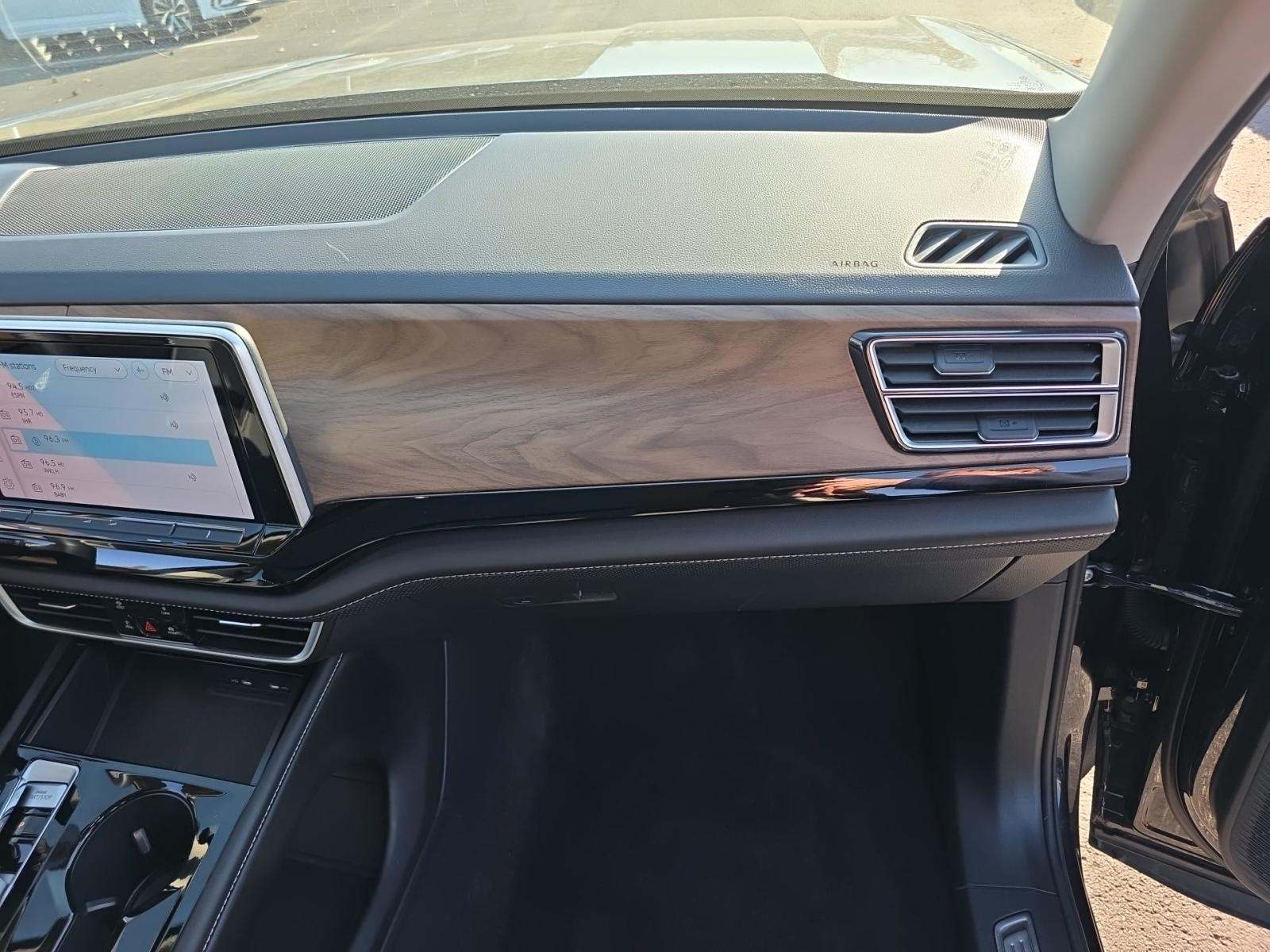 2024 Volkswagen Atlas 2.0T SE FWD