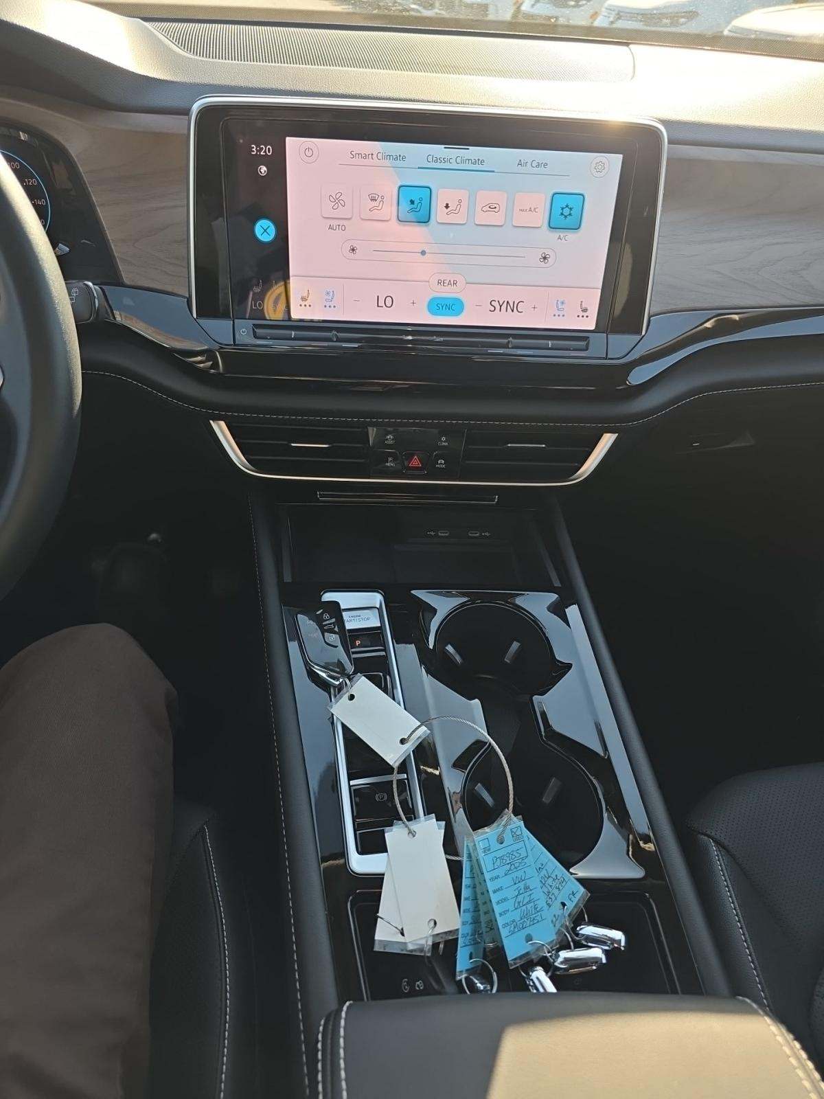 2024 Volkswagen Atlas 2.0T SE FWD