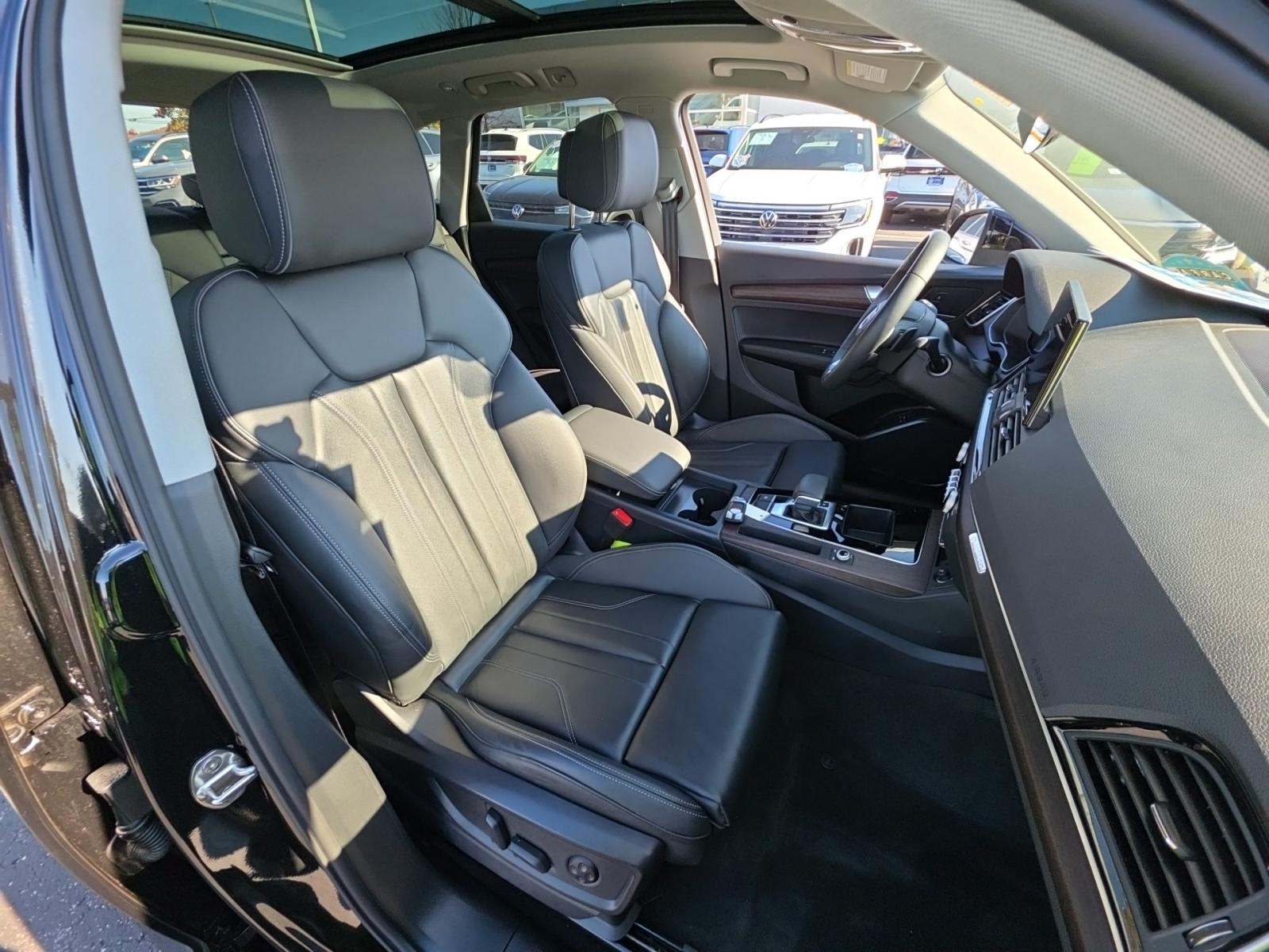 2025 Audi Q5 e Plug-In Hybrid S line Premium AWD