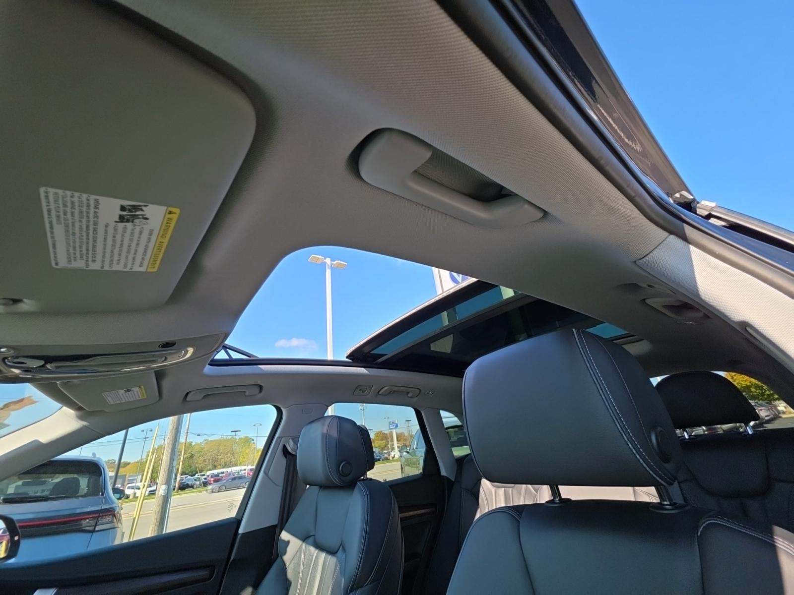 2025 Audi Q5 e Plug-In Hybrid S line Premium AWD