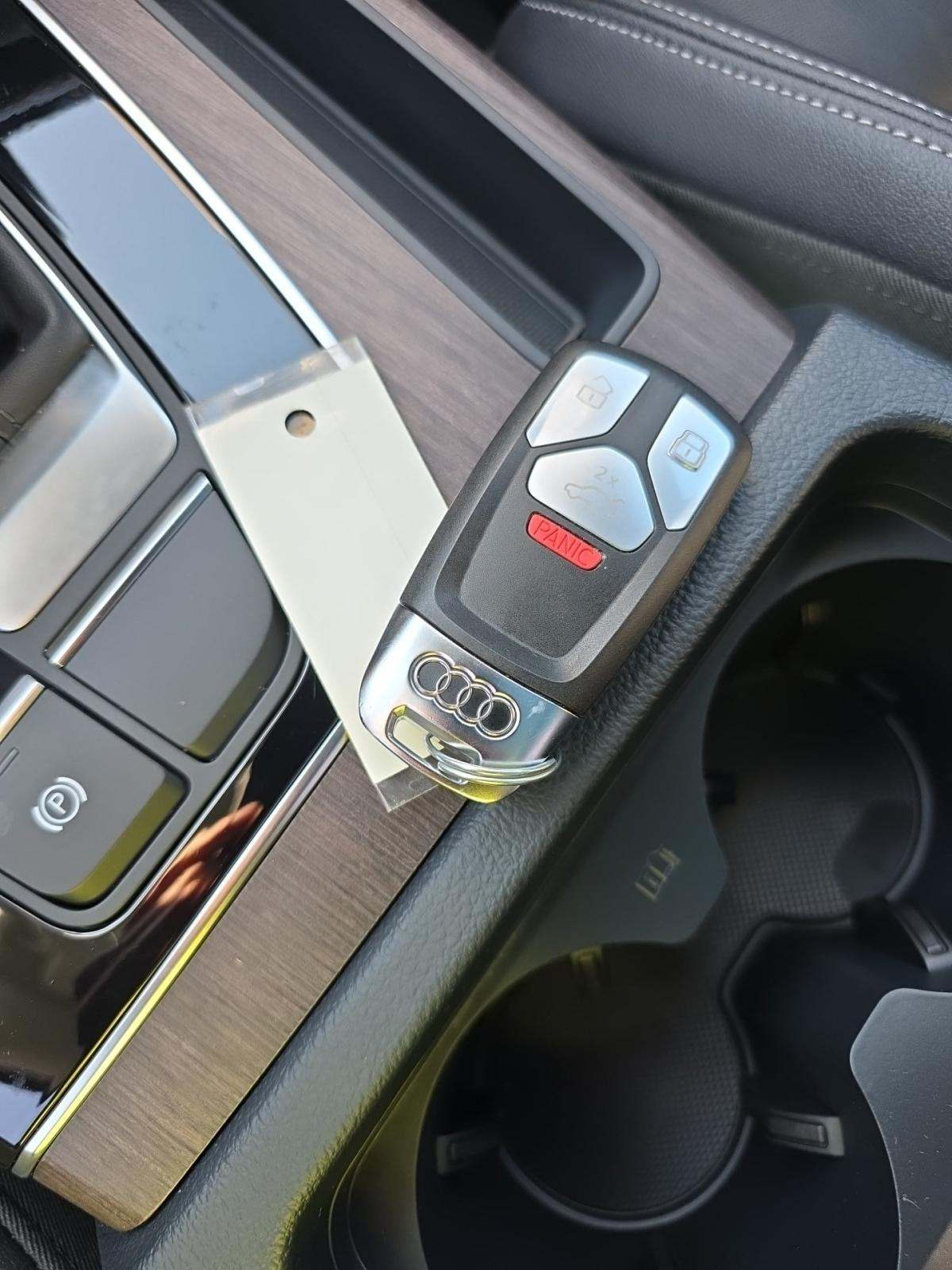 2025 Audi Q5 e Plug-In Hybrid S line Premium AWD