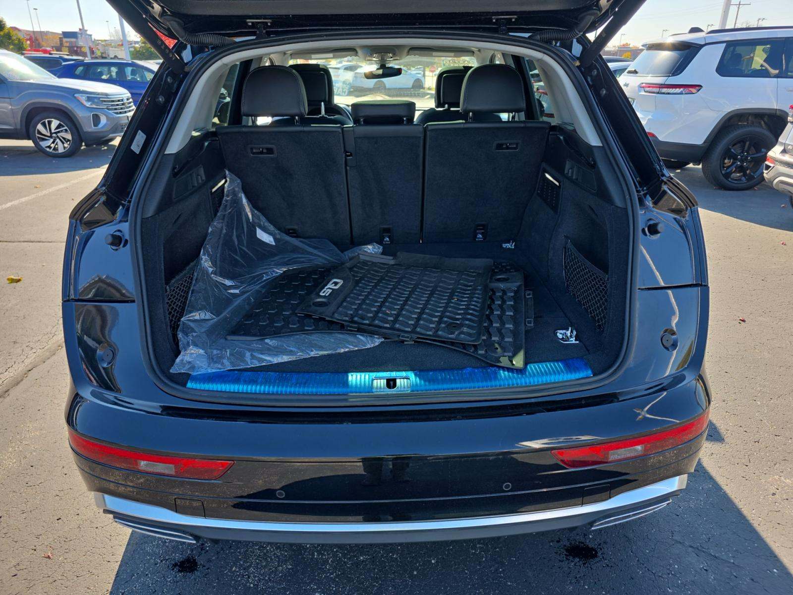 2025 Audi Q5 e Plug-In Hybrid S line Premium AWD