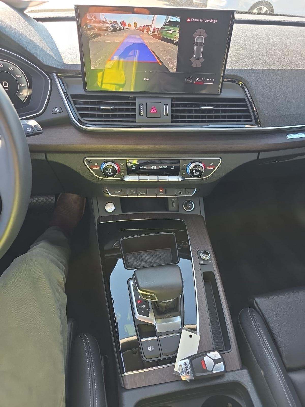 2025 Audi Q5 e Plug-In Hybrid S line Premium AWD