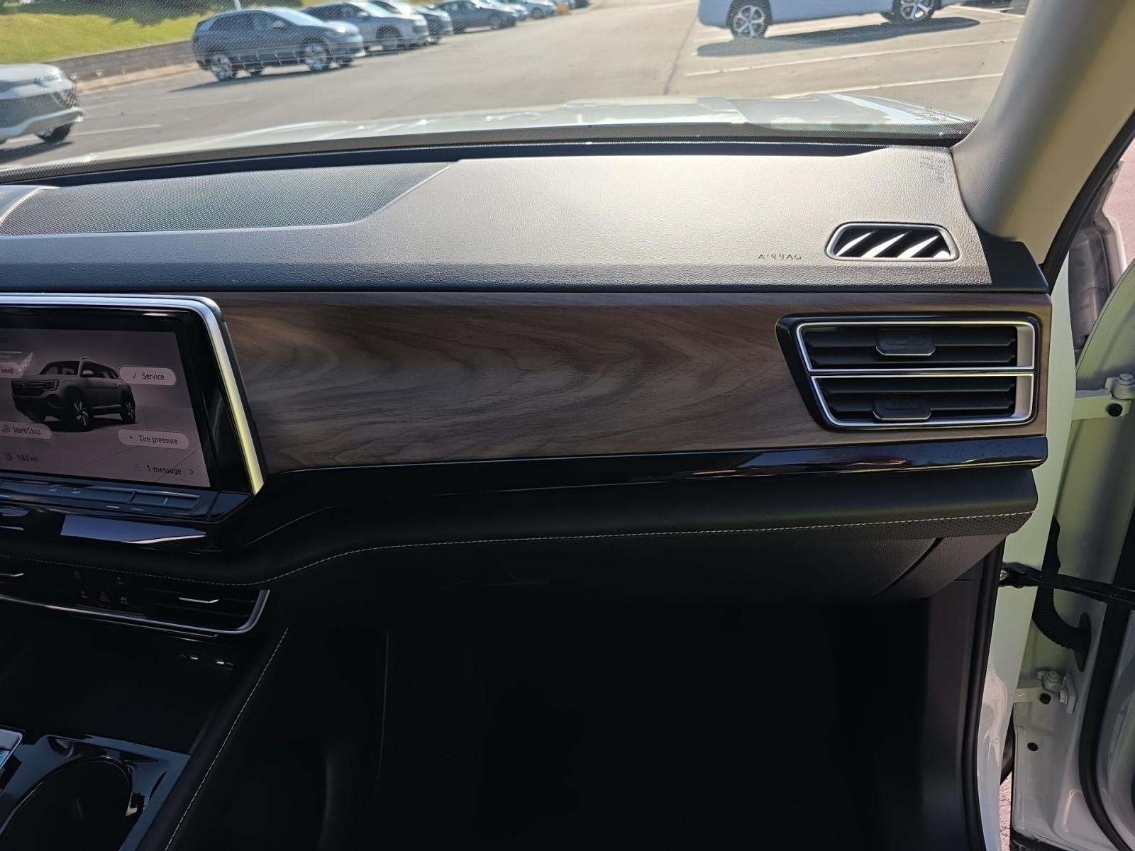 2025 Volkswagen Atlas 2.0T SE FWD