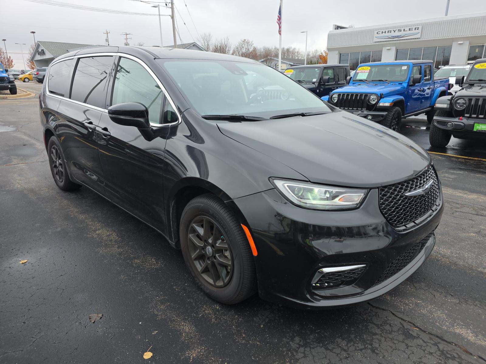 2023 Chrysler Pacifica Touring L FWD