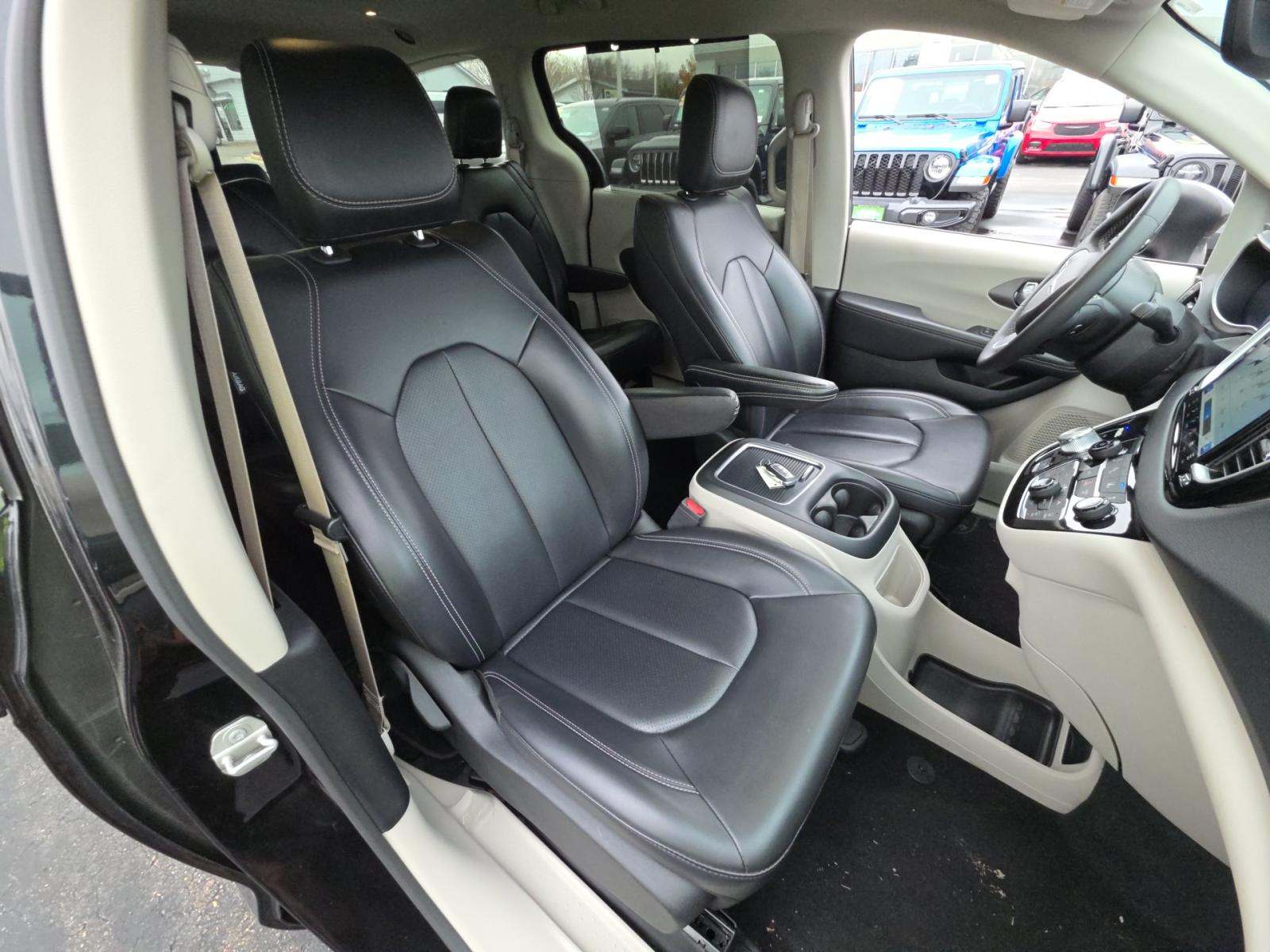 2023 Chrysler Pacifica Touring L FWD