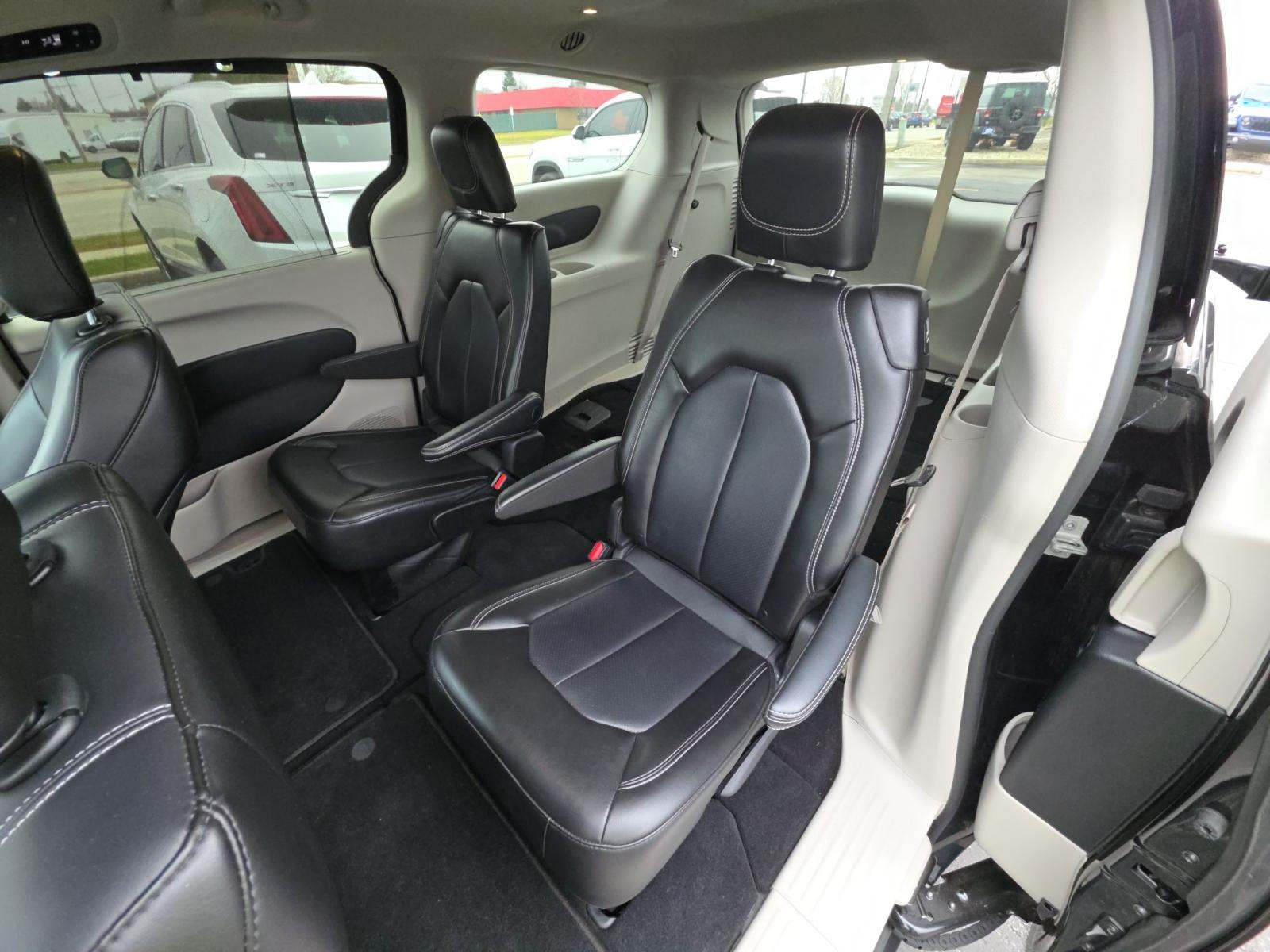 2023 Chrysler Pacifica Touring L FWD