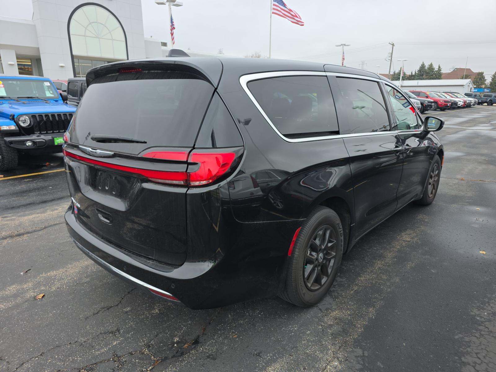 2023 Chrysler Pacifica Touring L FWD
