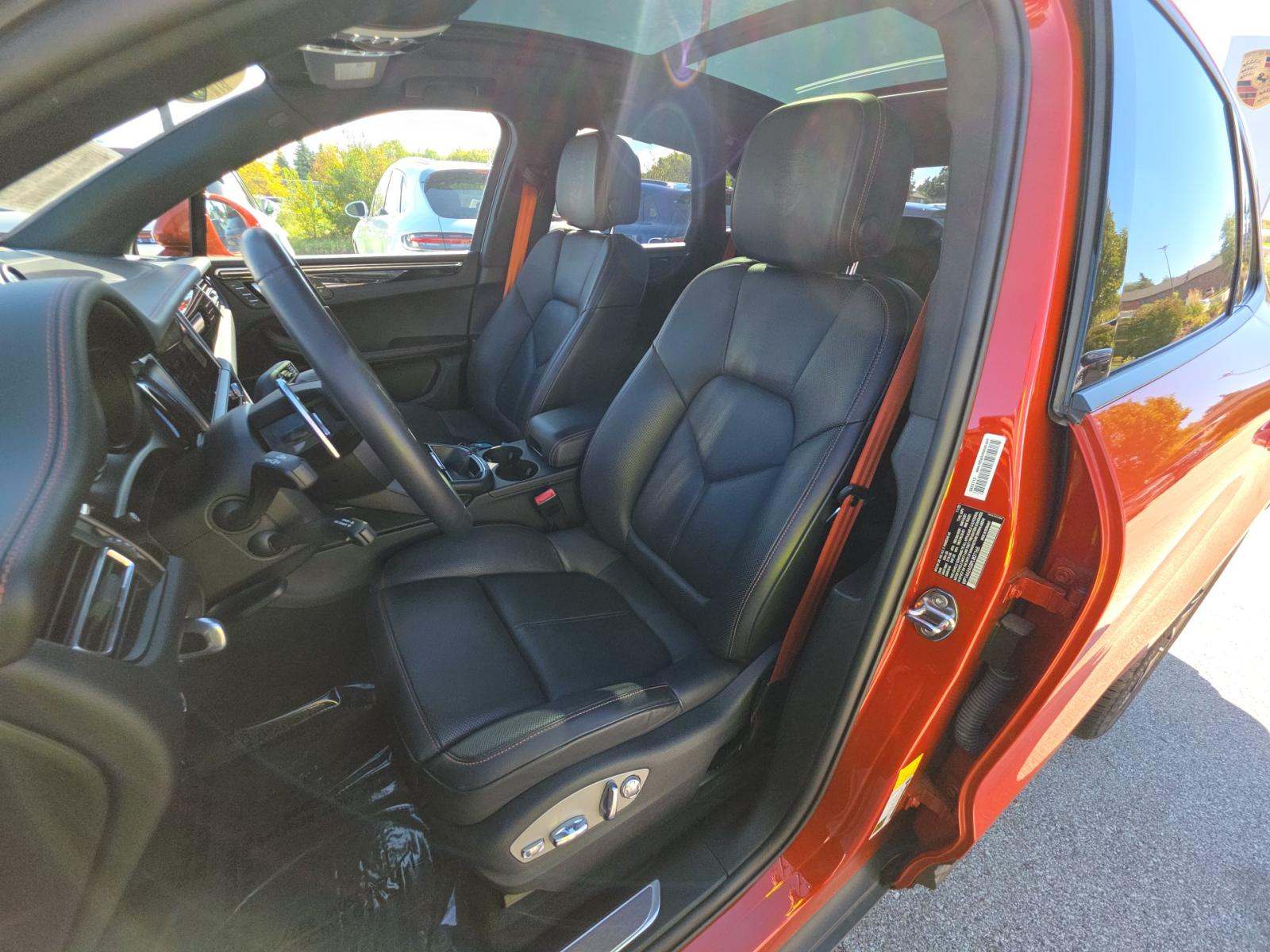 2023 Porsche Macan Base AWD