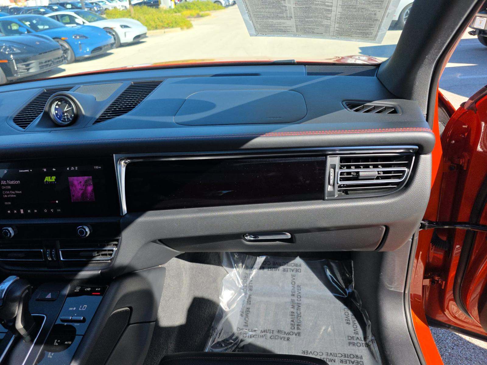 2023 Porsche Macan Base AWD