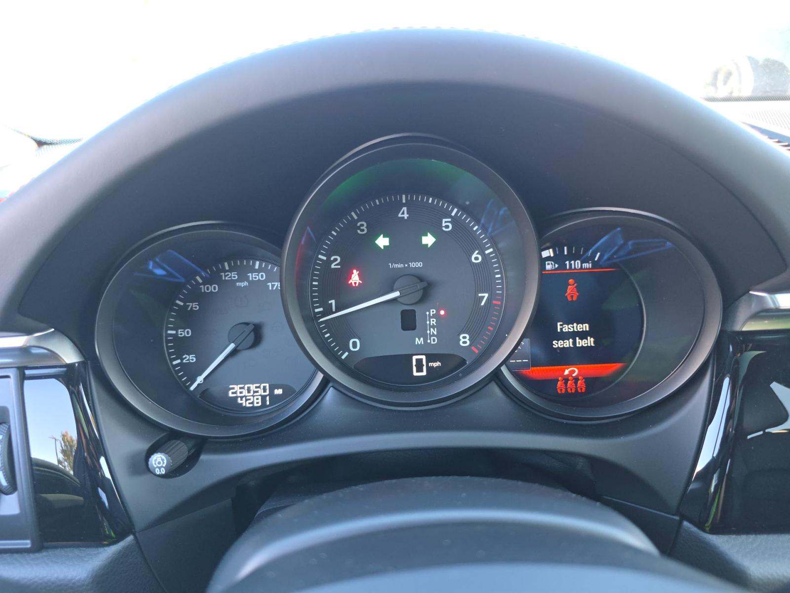 2023 Porsche Macan Base AWD