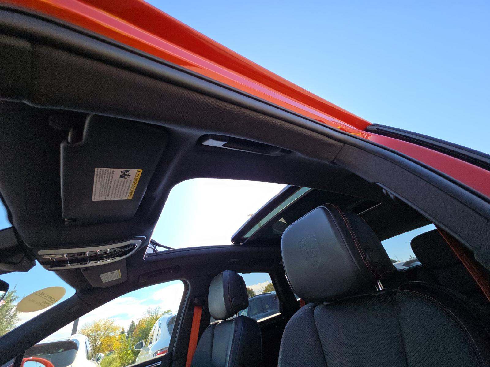 2023 Porsche Macan Base AWD