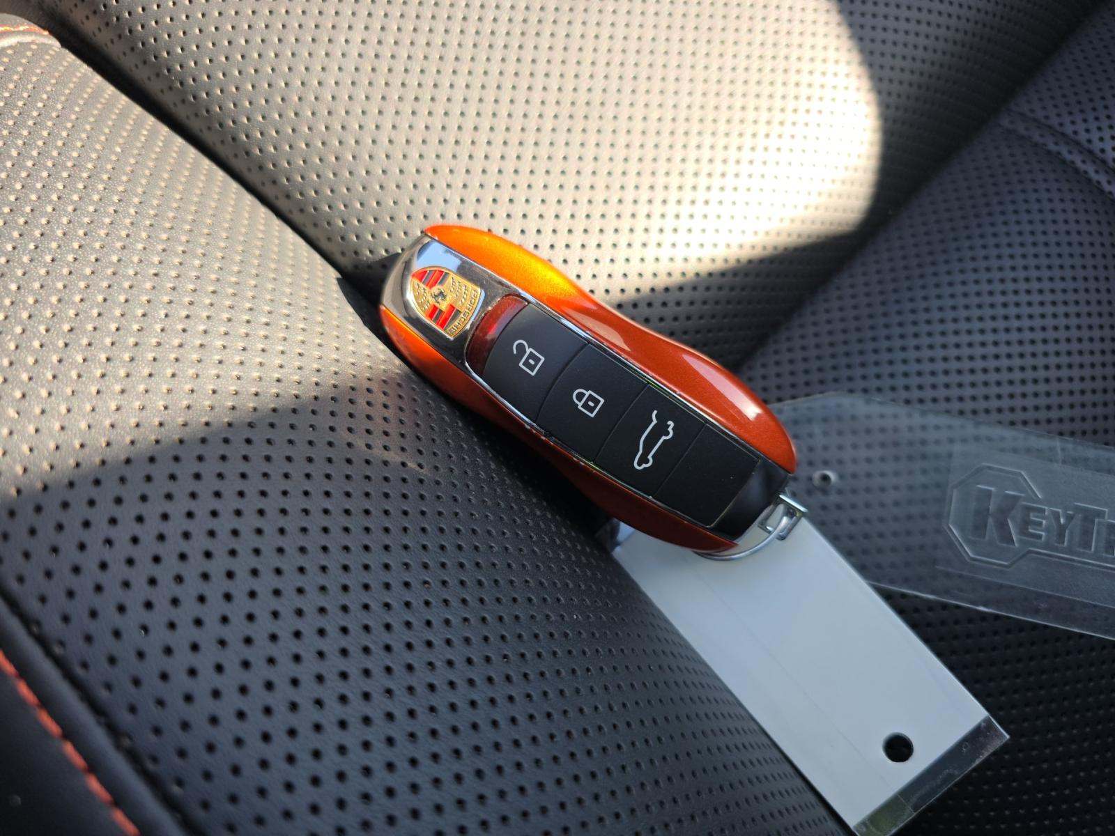 2023 Porsche Macan Base AWD