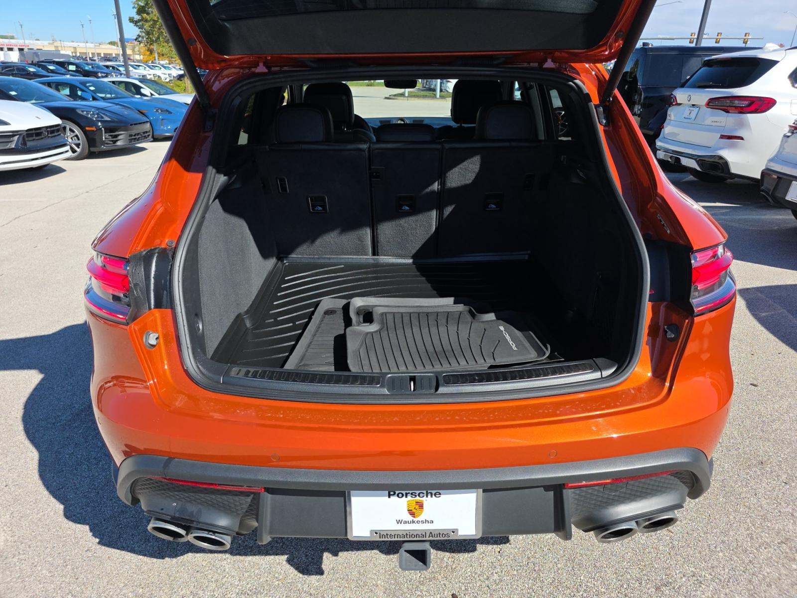 2023 Porsche Macan Base AWD