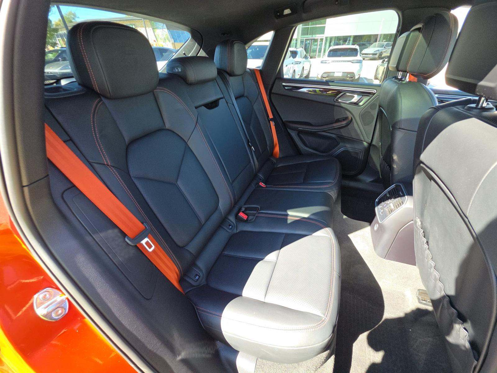 2023 Porsche Macan Base AWD