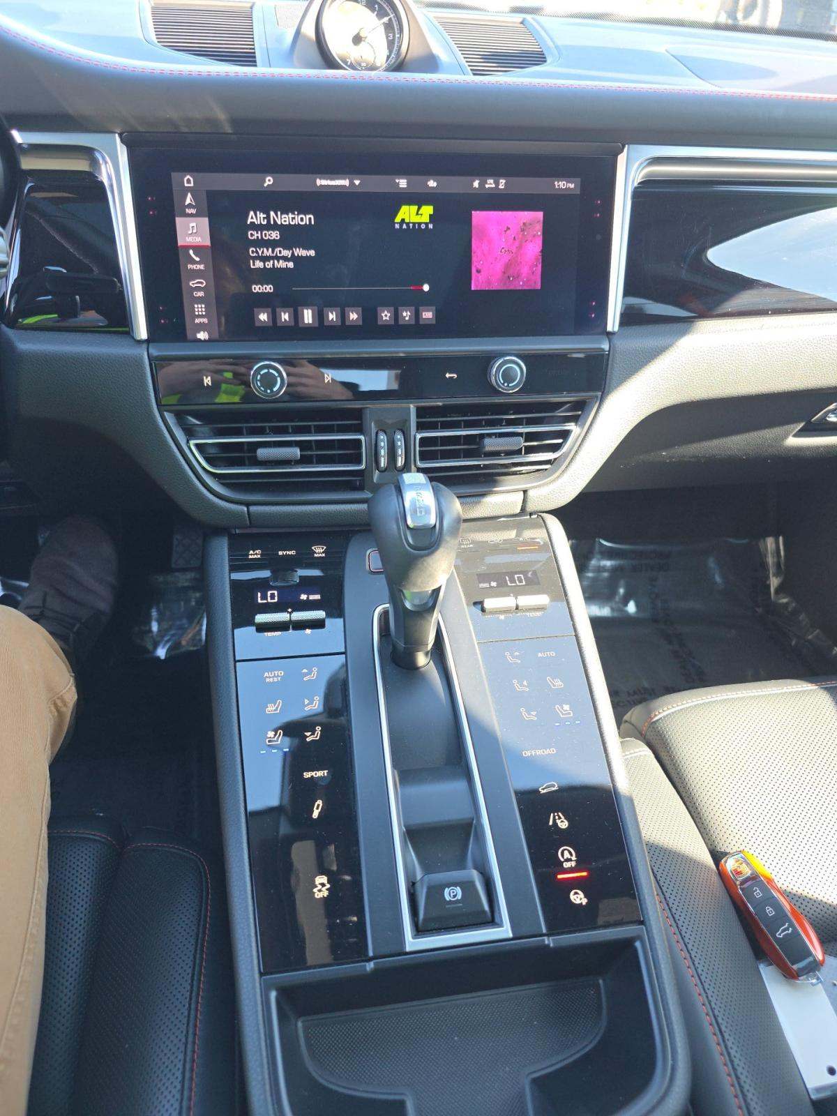 2023 Porsche Macan Base AWD