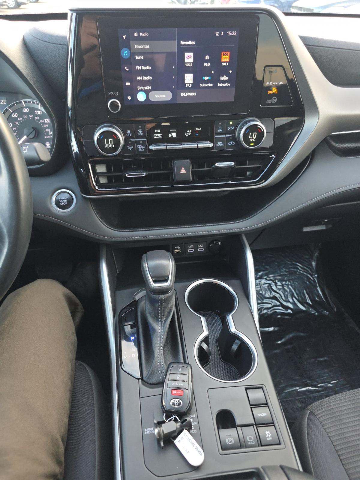 2024 Toyota Highlander LE FWD