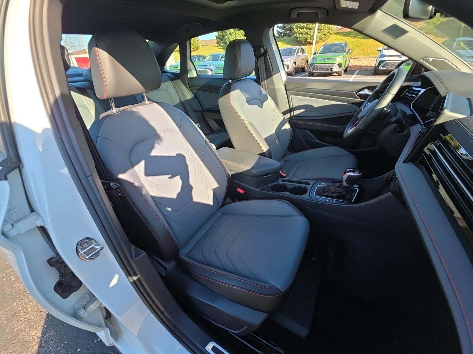 2025 Volkswagen Jetta 2.0T GLI Autobahn FWD