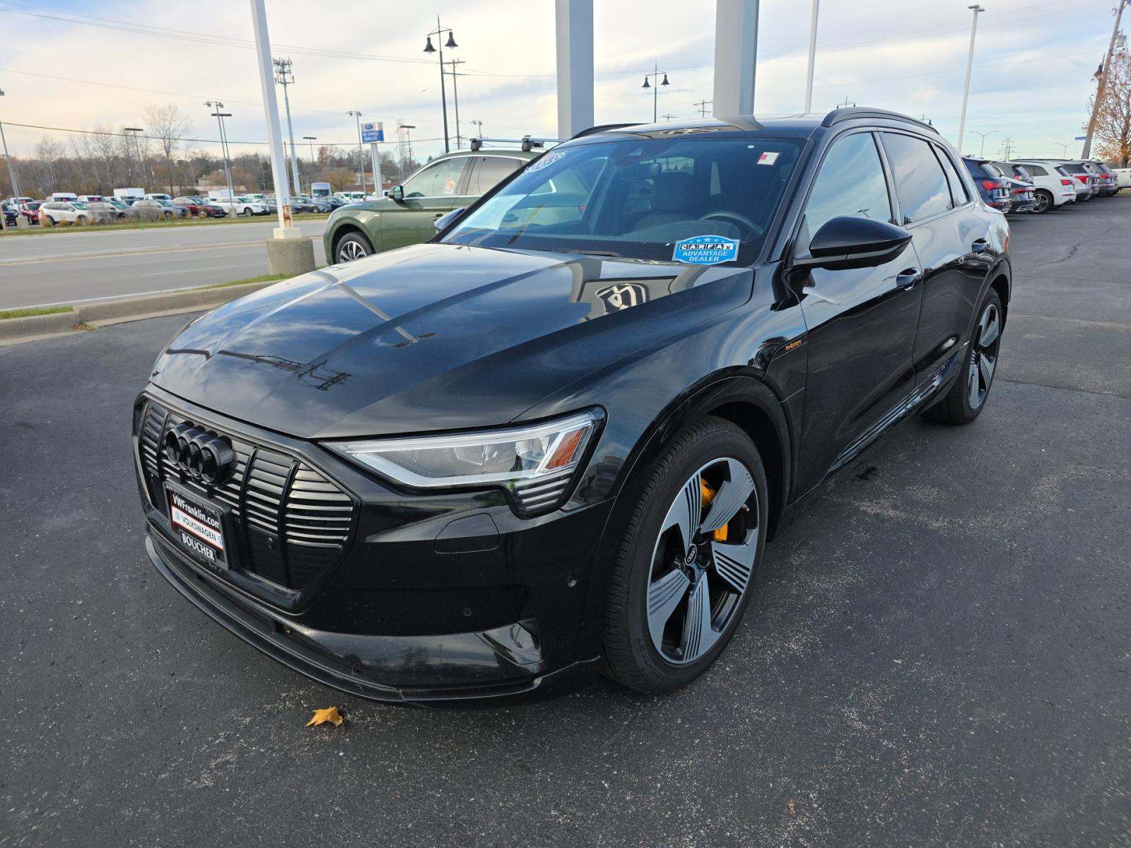 2022 Audi e-tron Premium Plus